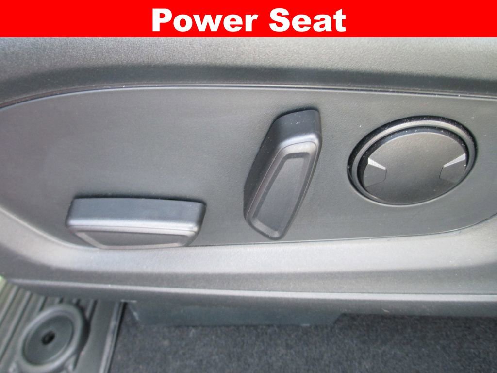 Used 2023 Ford Explorer XLT w/ Equipment Group 202A image 26
