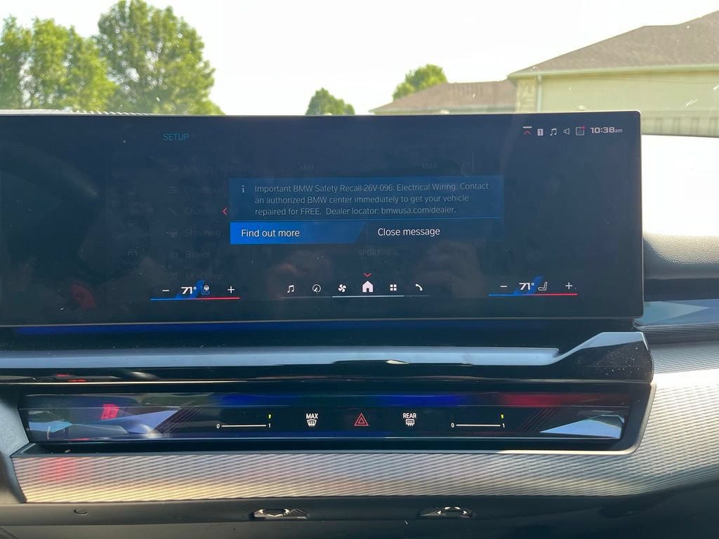 Used 2025 BMW M5 w/ Executive Package AWD/4WD image 38