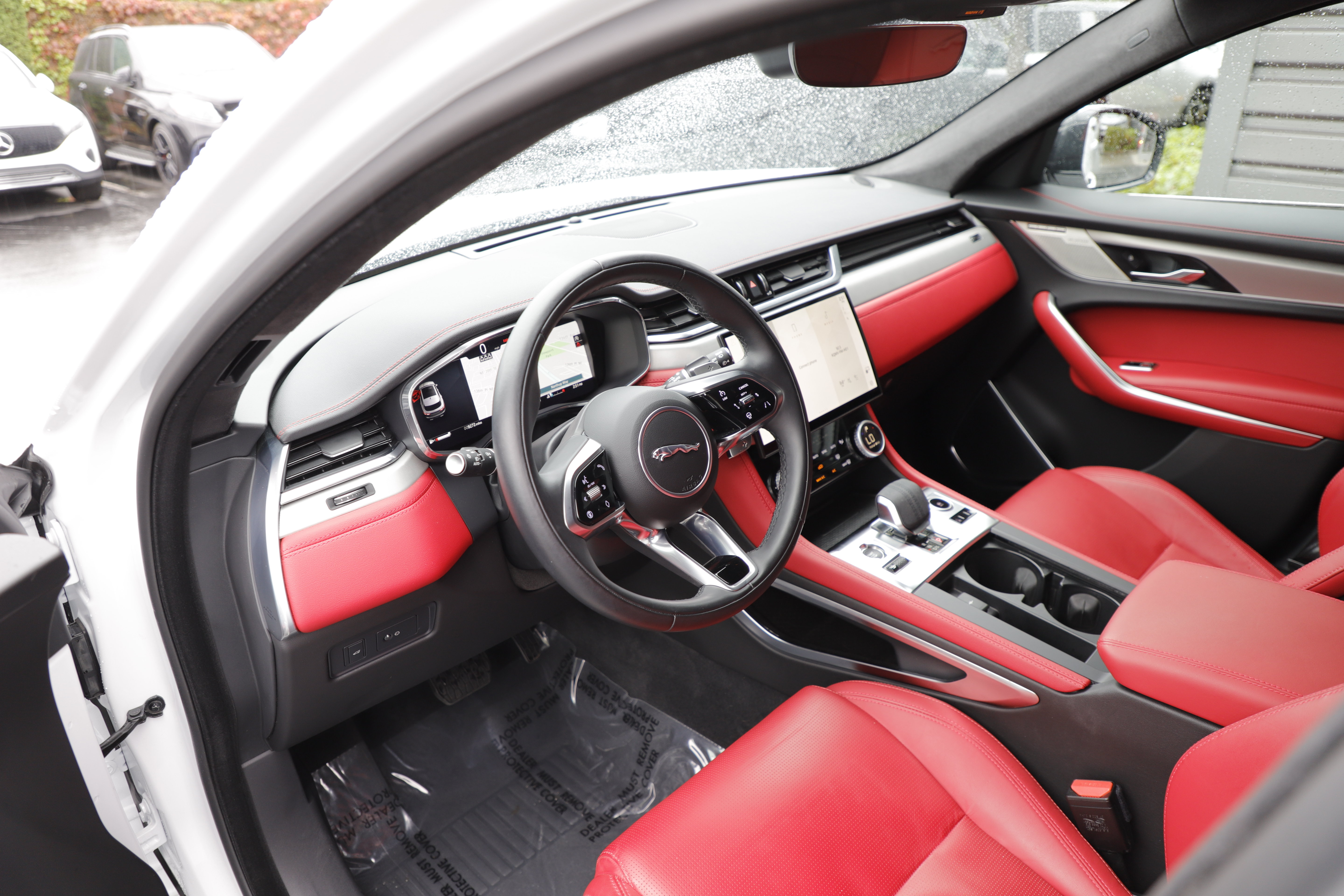 Certified 2025 Jaguar F-PACE R-Dynamic S AWD/4WD image 17