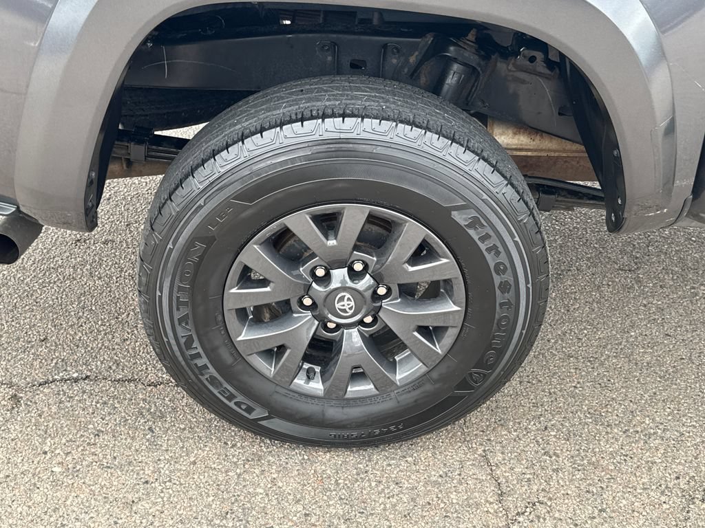 Used 2023 Toyota Tacoma SR5 AWD/4WD image 41