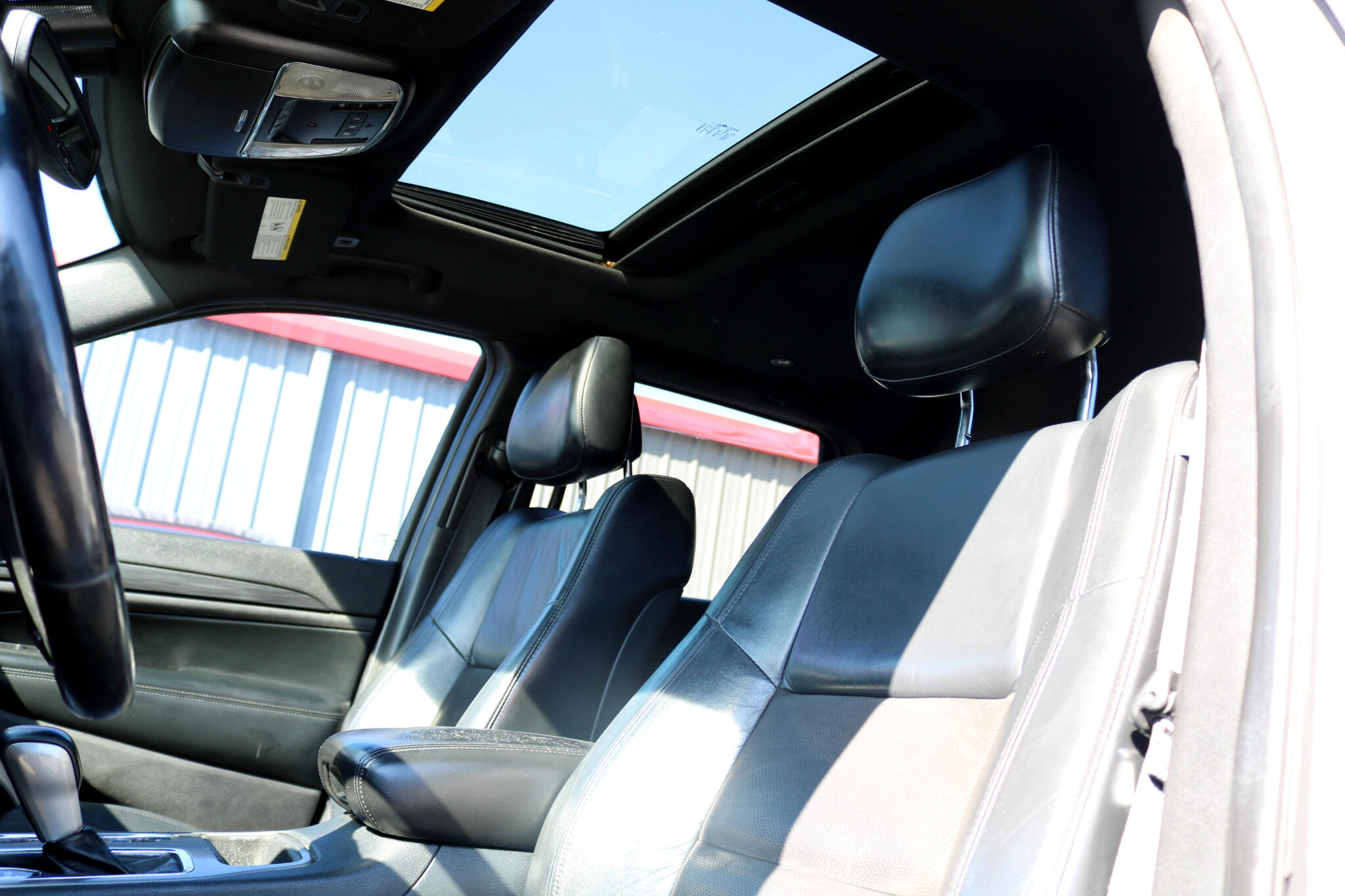 Used 2019 Jeep Grand Cherokee Altitude image 15