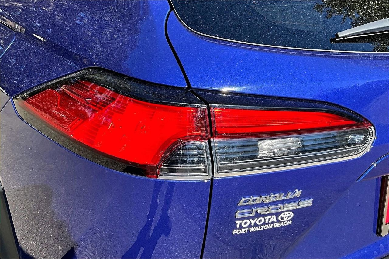 Used 2024 Toyota Corolla Cross XLE image 20