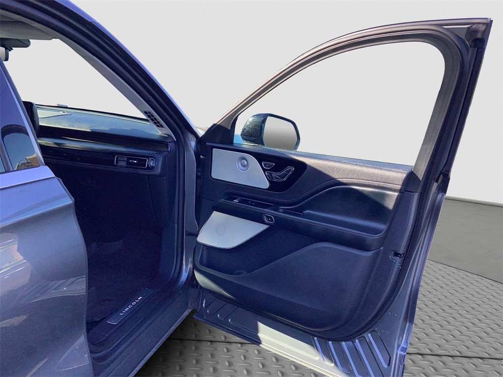 Used 2025 Lincoln Aviator Reserve w/ Equipment Group 201A image 34
