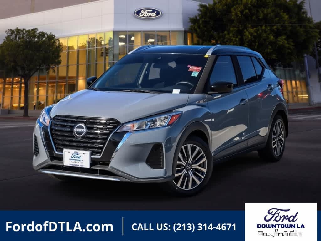 Used 2022 Nissan Kicks SV FWD image 1