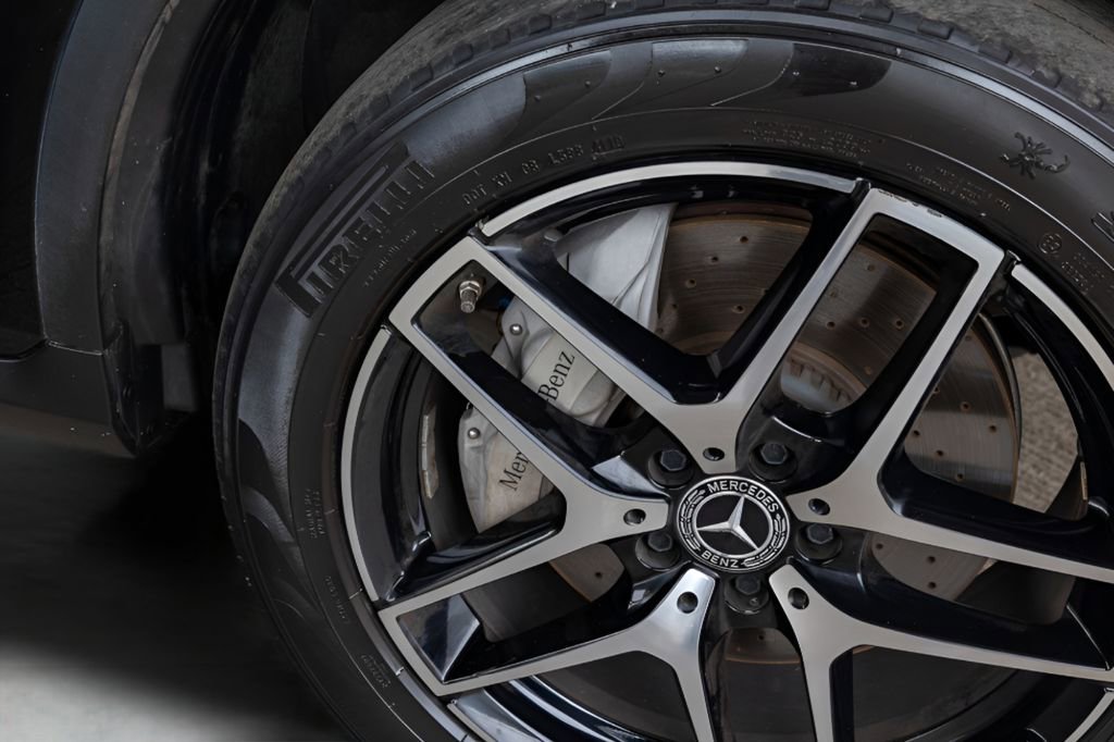 Used 2019 Mercedes-Benz GLC 300 image 11