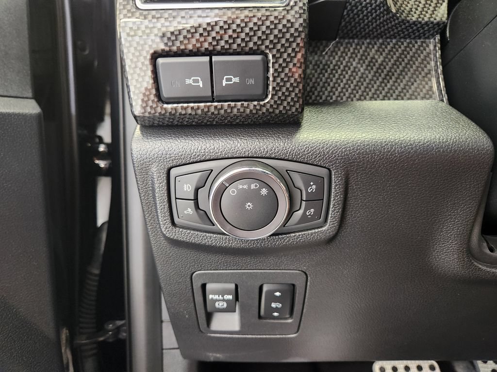 Used 2018 Ford F150 Lariat w/ Equipment Group 502A Luxury AWD/4WD image 22