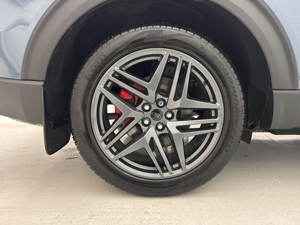 Used 2025 Ford Explorer ST image 20