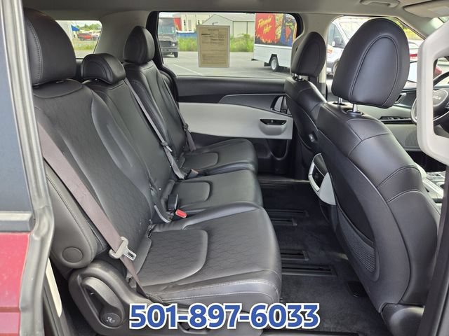 Used 2024 Kia Carnival LX FWD image 17