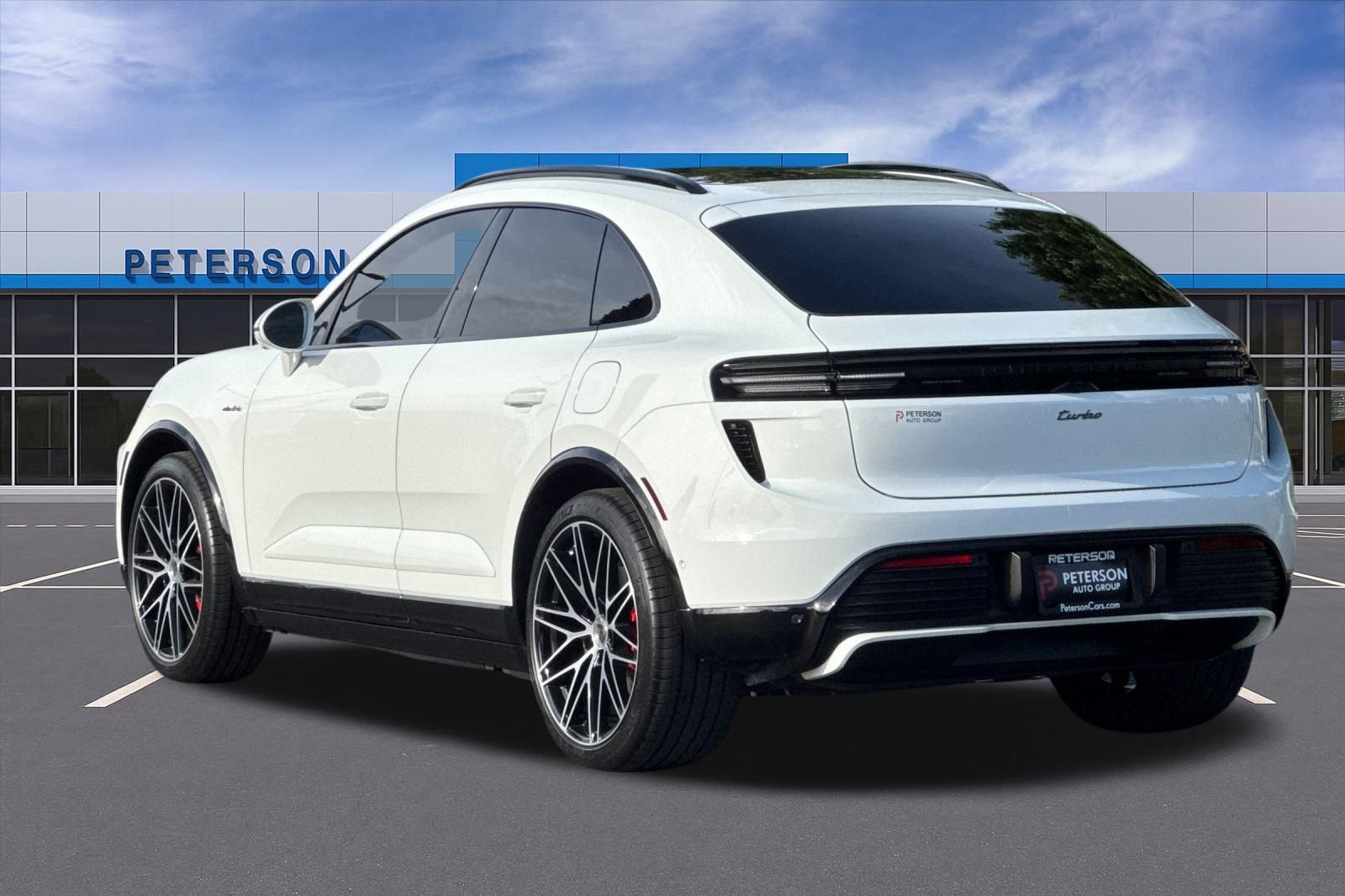 Used 2025 Porsche Macan Turbo Electric AWD/4WD image 6