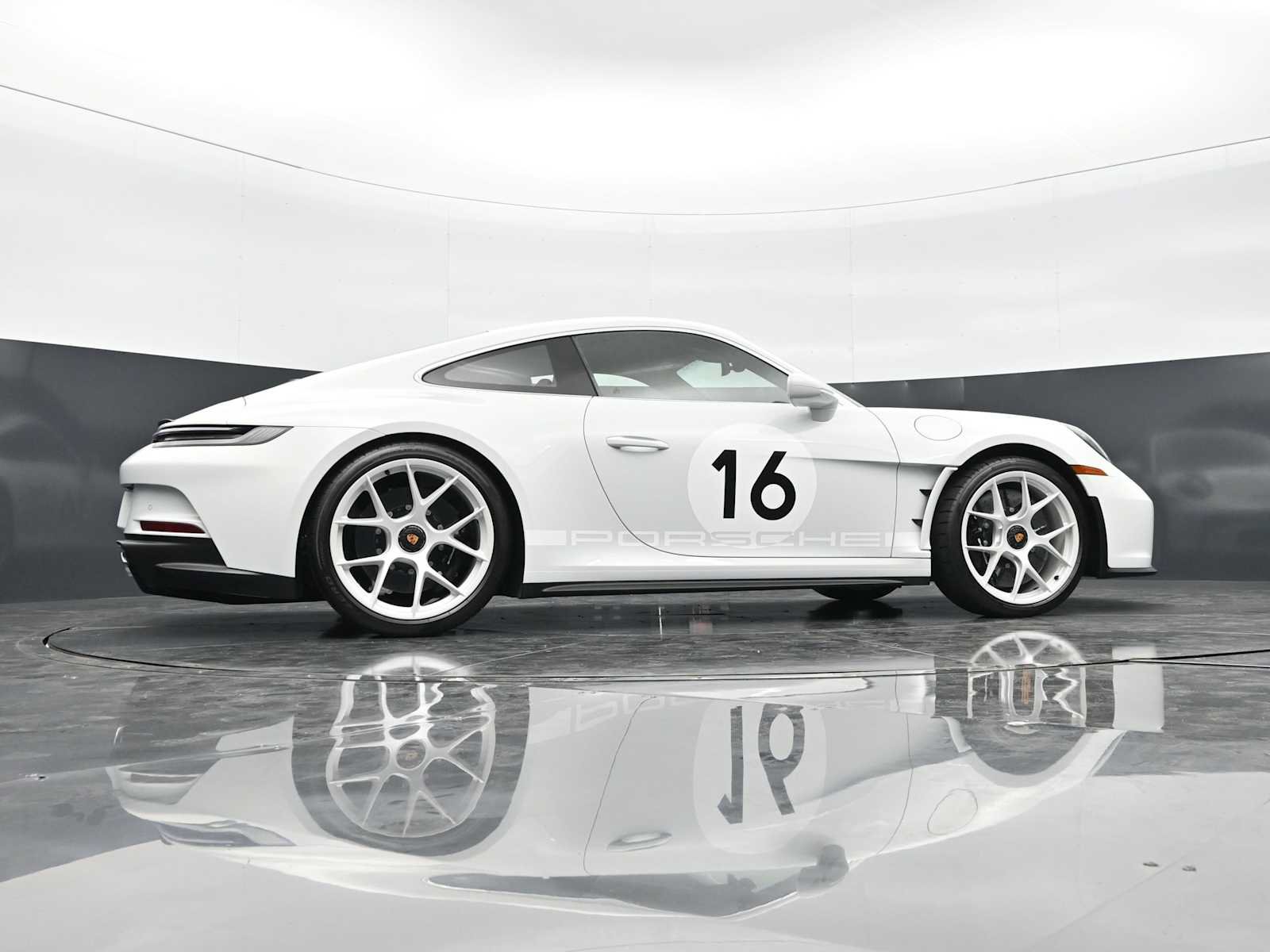 Certified 2024 Porsche 911 GT3 RS RWD image 51