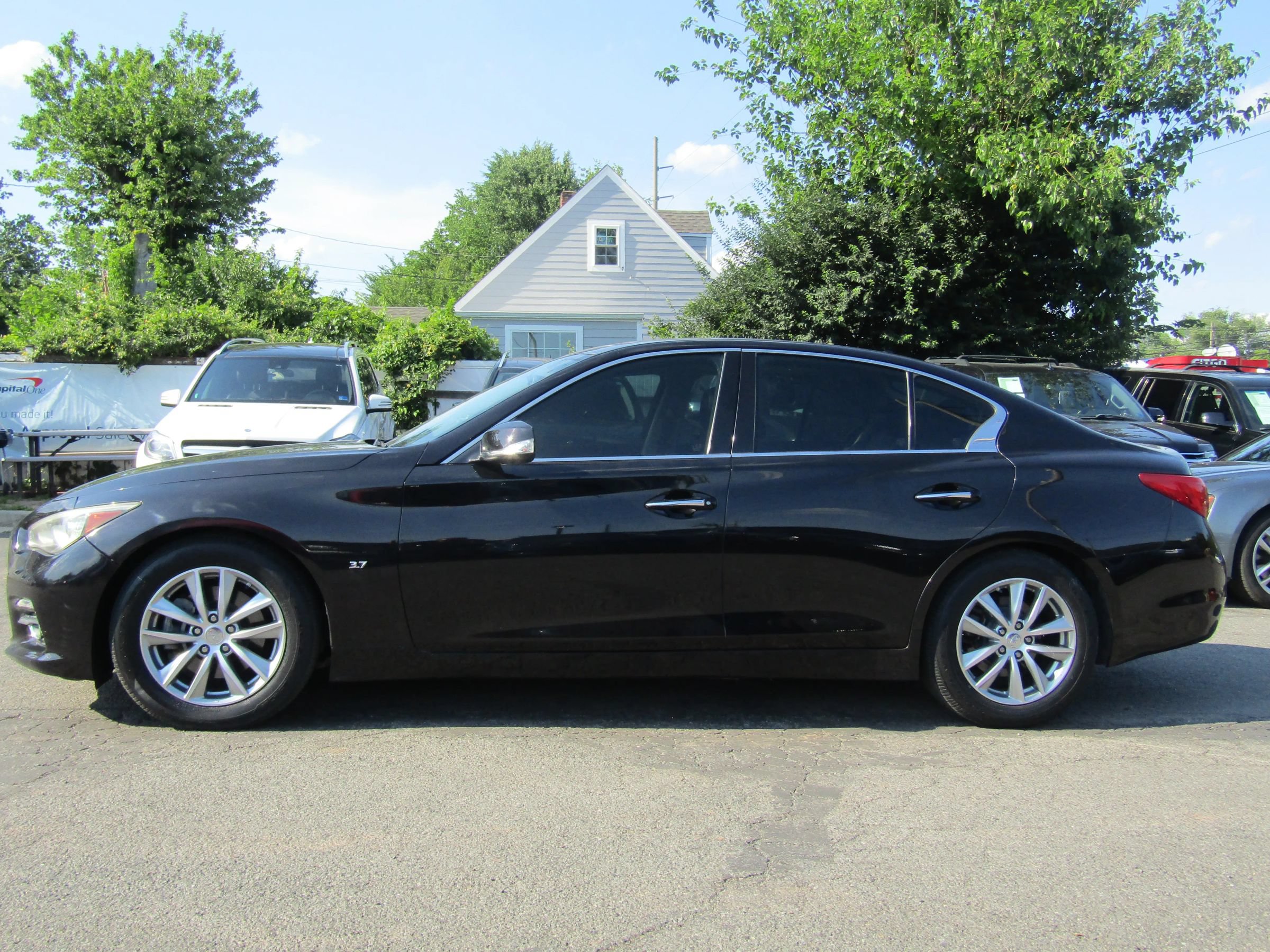 Used 2014 INFINITI Q50 Premium w/ All Weather Package RWD image 4