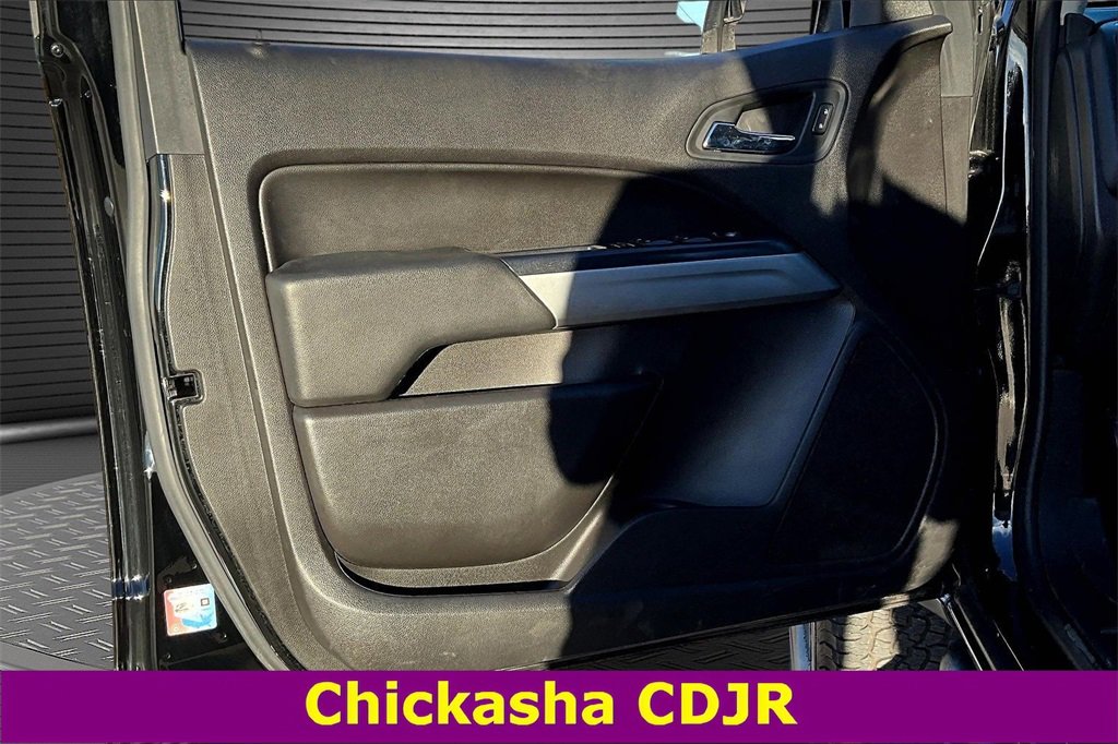 Used 2018 Chevrolet Colorado ZR2 w/ ZR2 Midnight Special Edition image 19