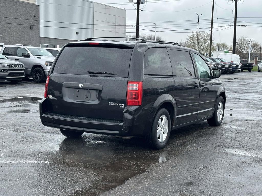 Used 2010 Dodge Grand Caravan Hero image 4
