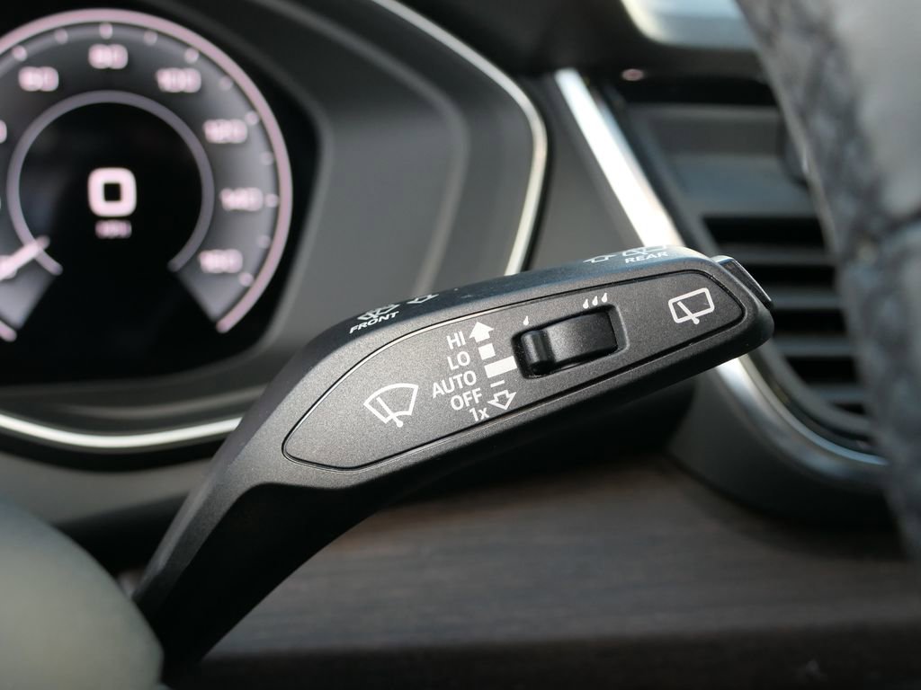 Used 2023 Audi Q5 e Premium Plus w/ Premium Plus Package image 16