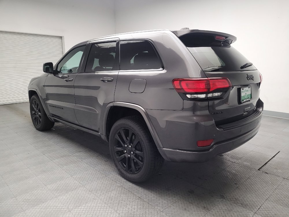 Used 2018 Jeep Grand Cherokee Altitude AWD/4WD image 5