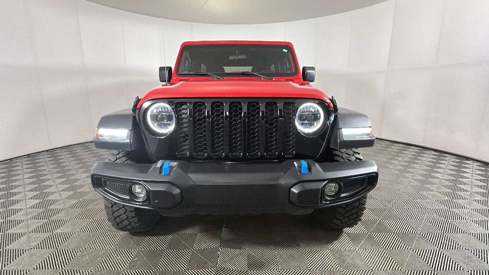 Used 2023 Jeep Wrangler Unlimited w/ Cold Weather Group AWD/4WD image 10