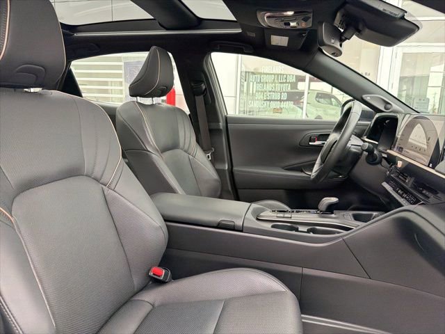 Certified 2023 Toyota Crown Limited image 33