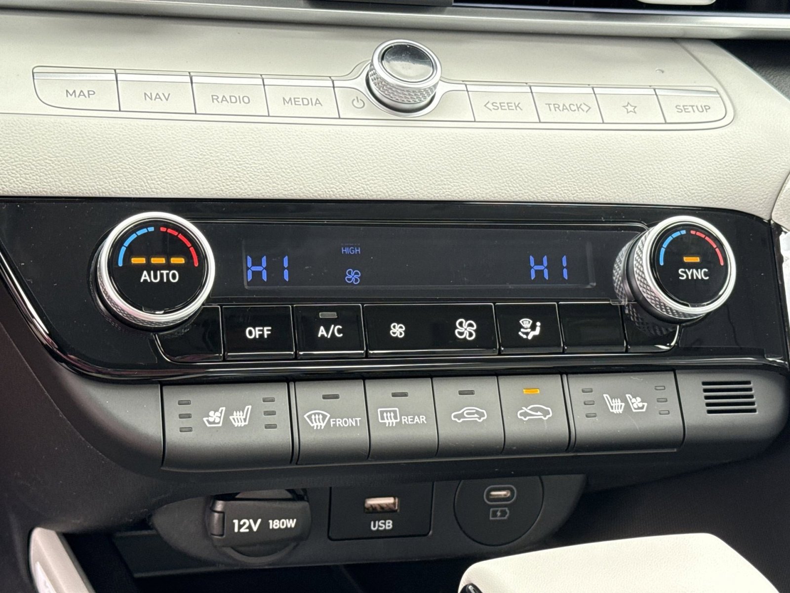 New 2026 Hyundai Elantra Limited image 21