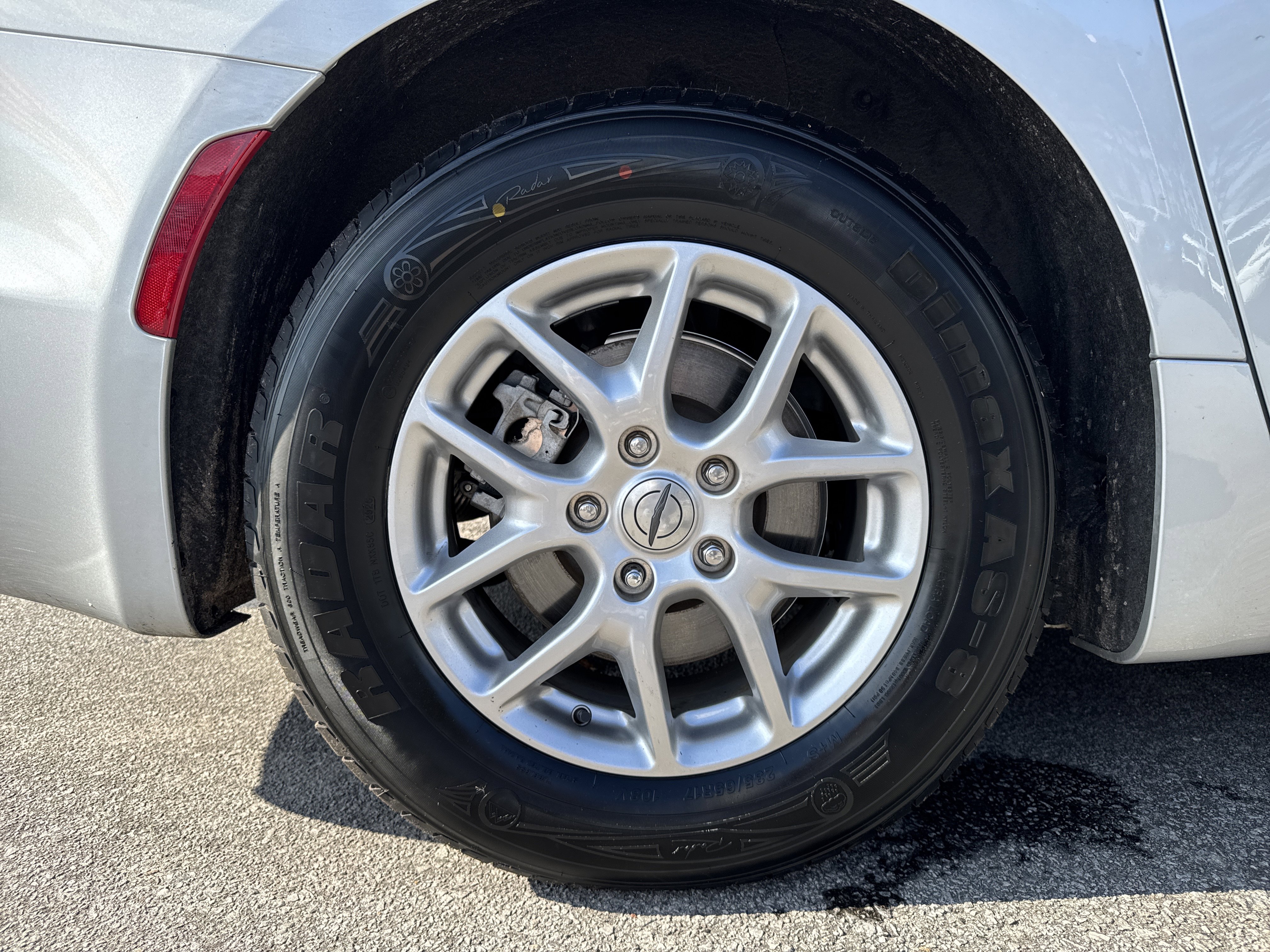 Used 2024 Chrysler Pacifica Touring-L image 17