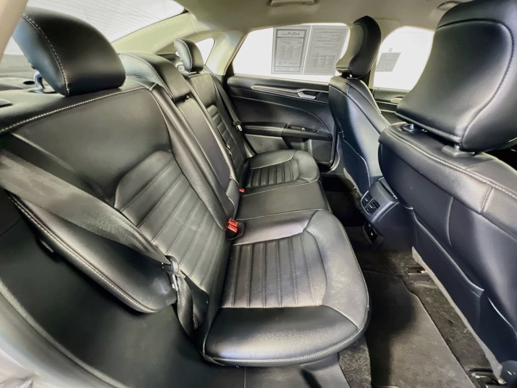 Used 2017 Ford Fusion Energi SE FWD image 27