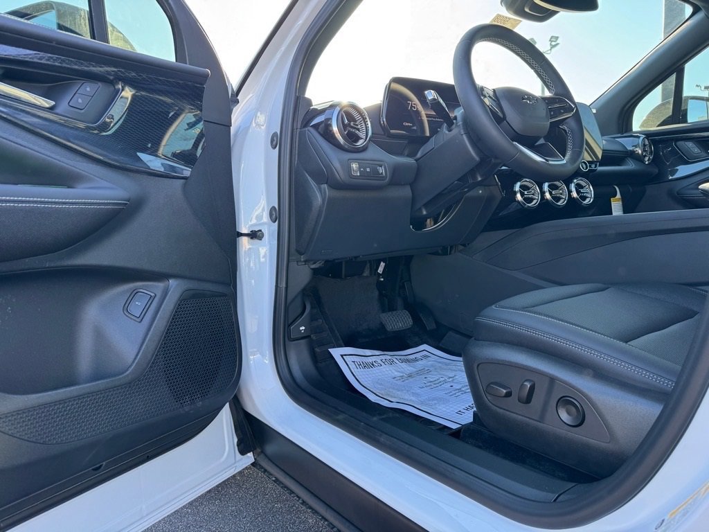 New 2026 Chevrolet Blazer EV LT image 11