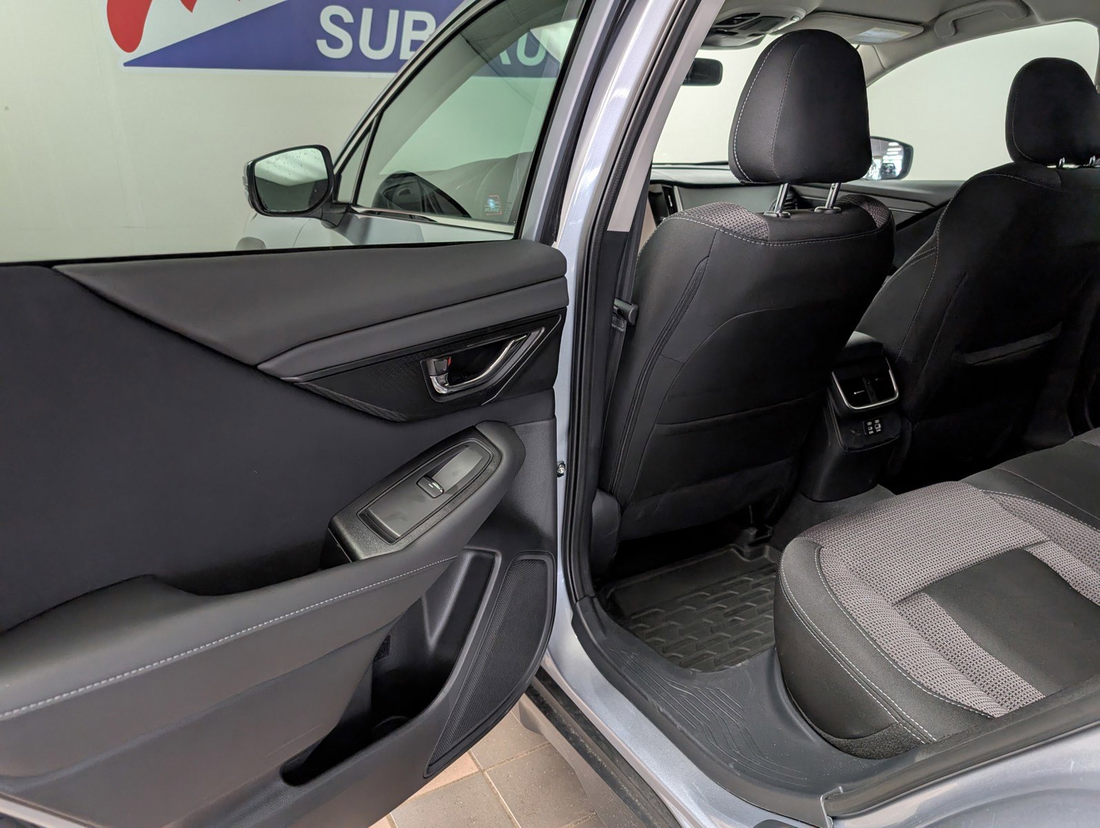 Certified 2025 Subaru Outback Premium image 28