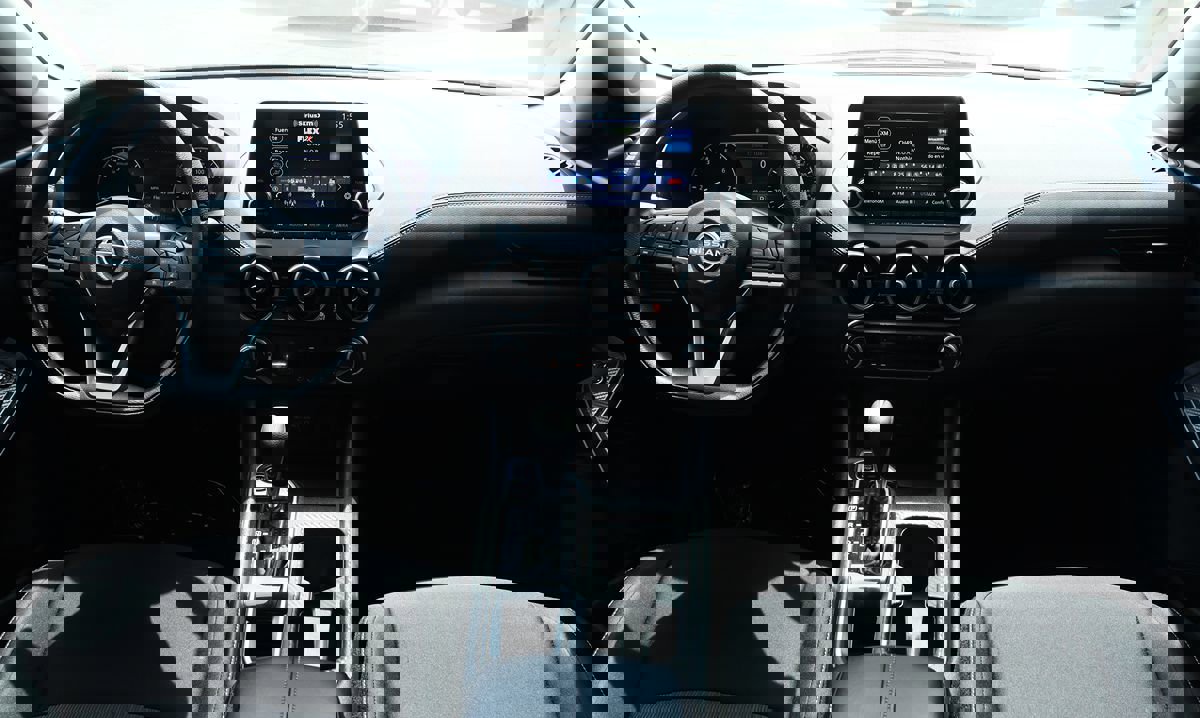 Used 2025 Nissan Sentra SV image 32