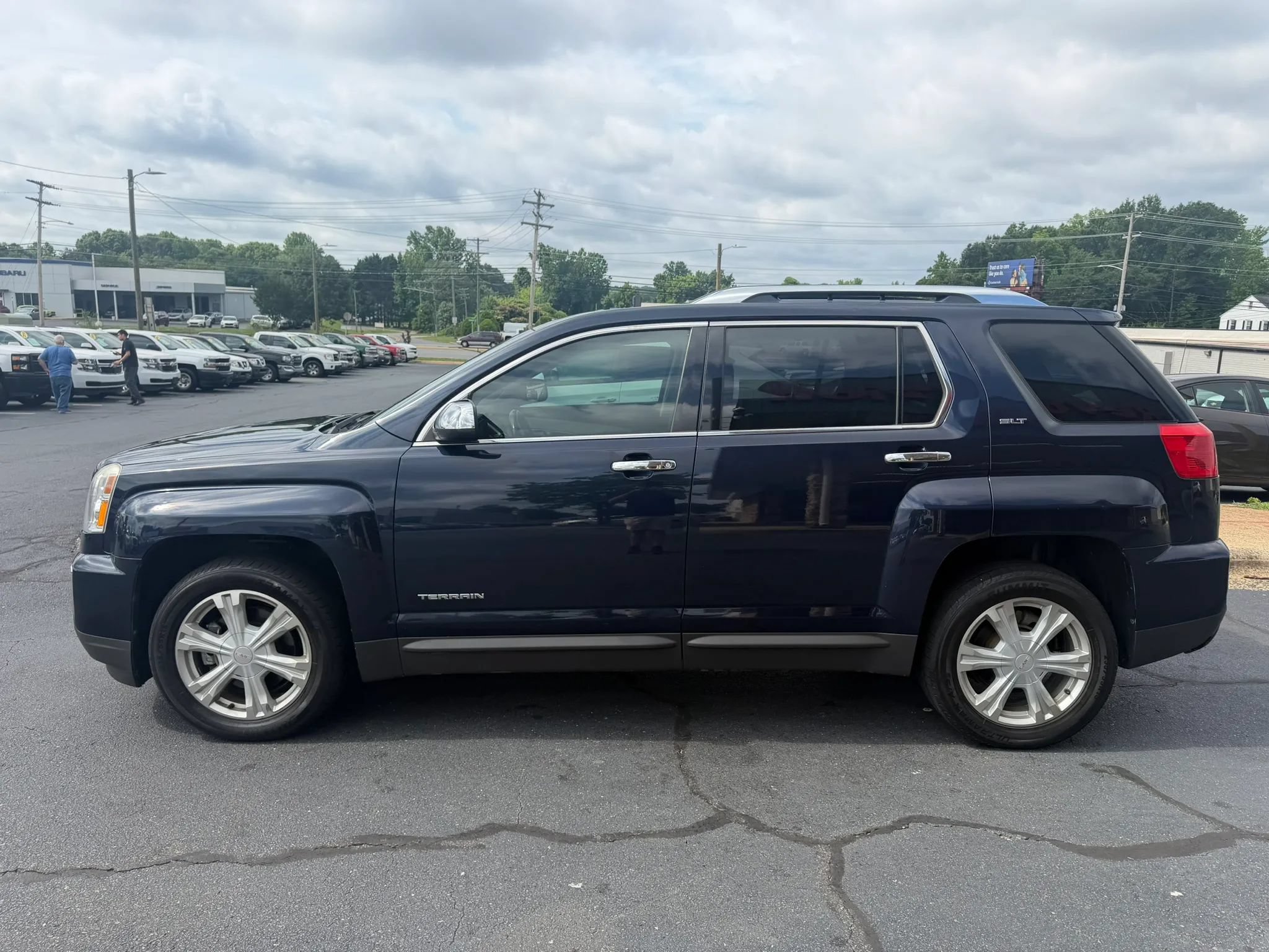 Used 2017 GMC Terrain SLT w/ Open Road Package AWD/4WD image 4