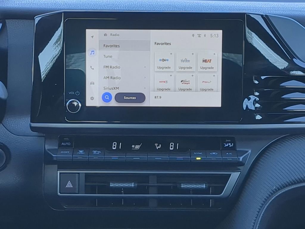 Used 2025 Toyota Camry SE image 16