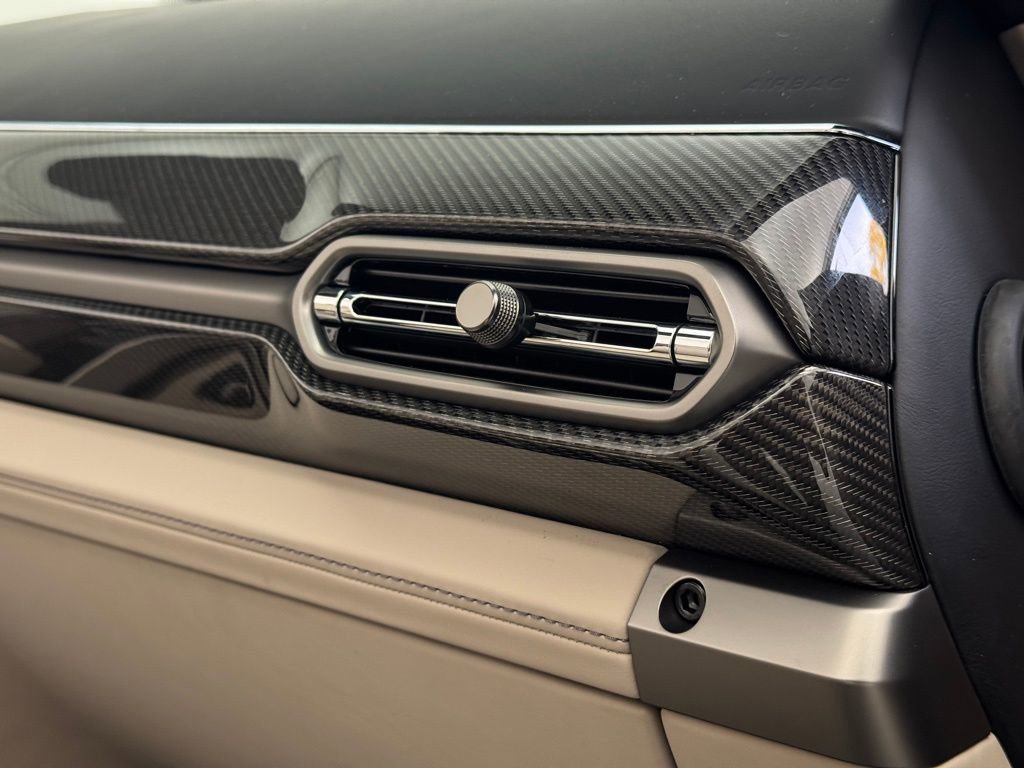 New 2026 Aston Martin Vanquish Convertible image 37