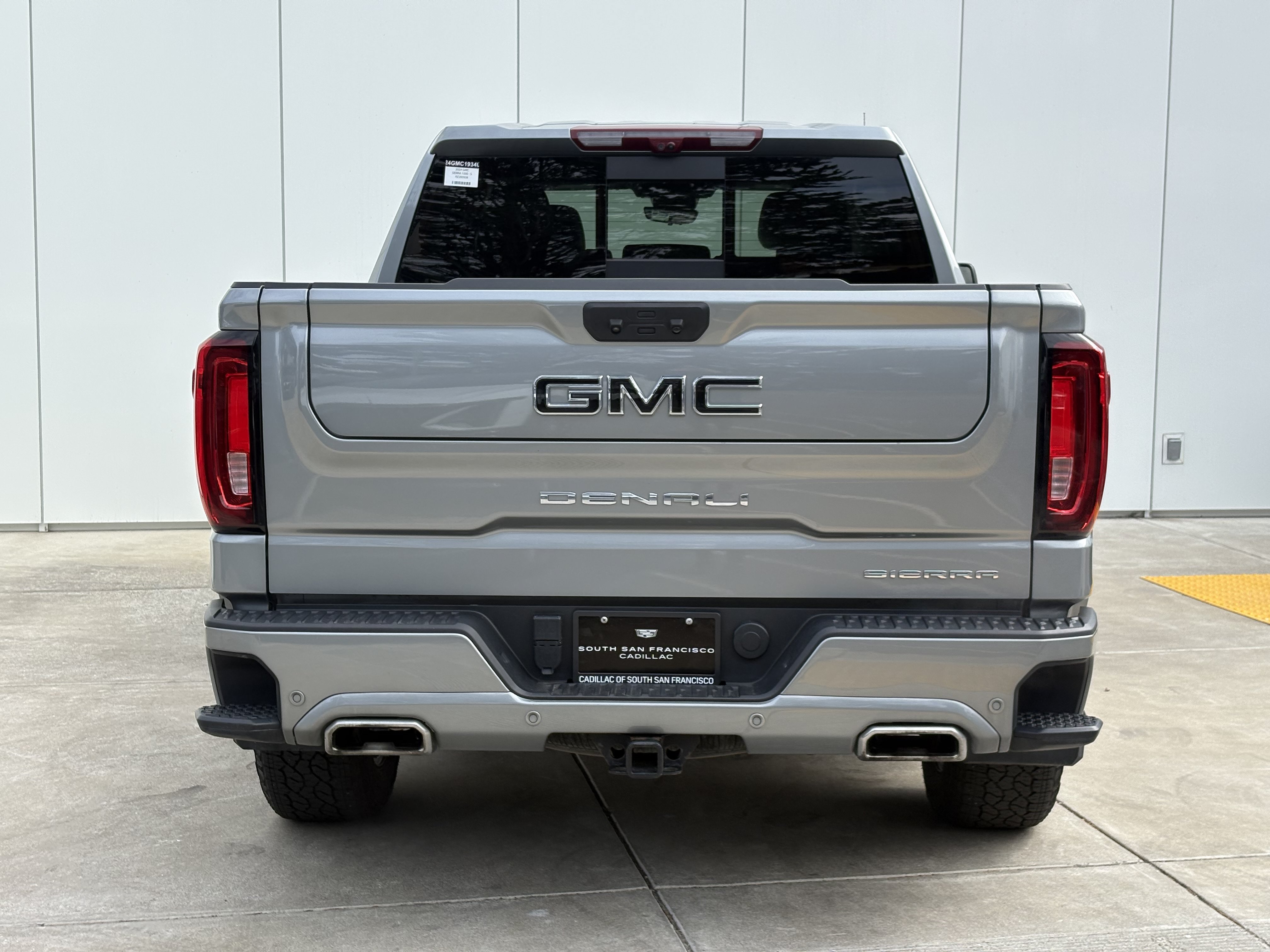 Used 2024 GMC Sierra 1500 Denali w/ Technology Package AWD/4WD image 8