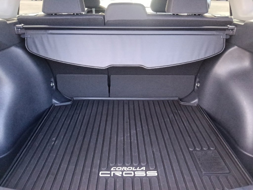 Used 2024 Toyota Corolla Cross LE w/ Moonroof Package image 28