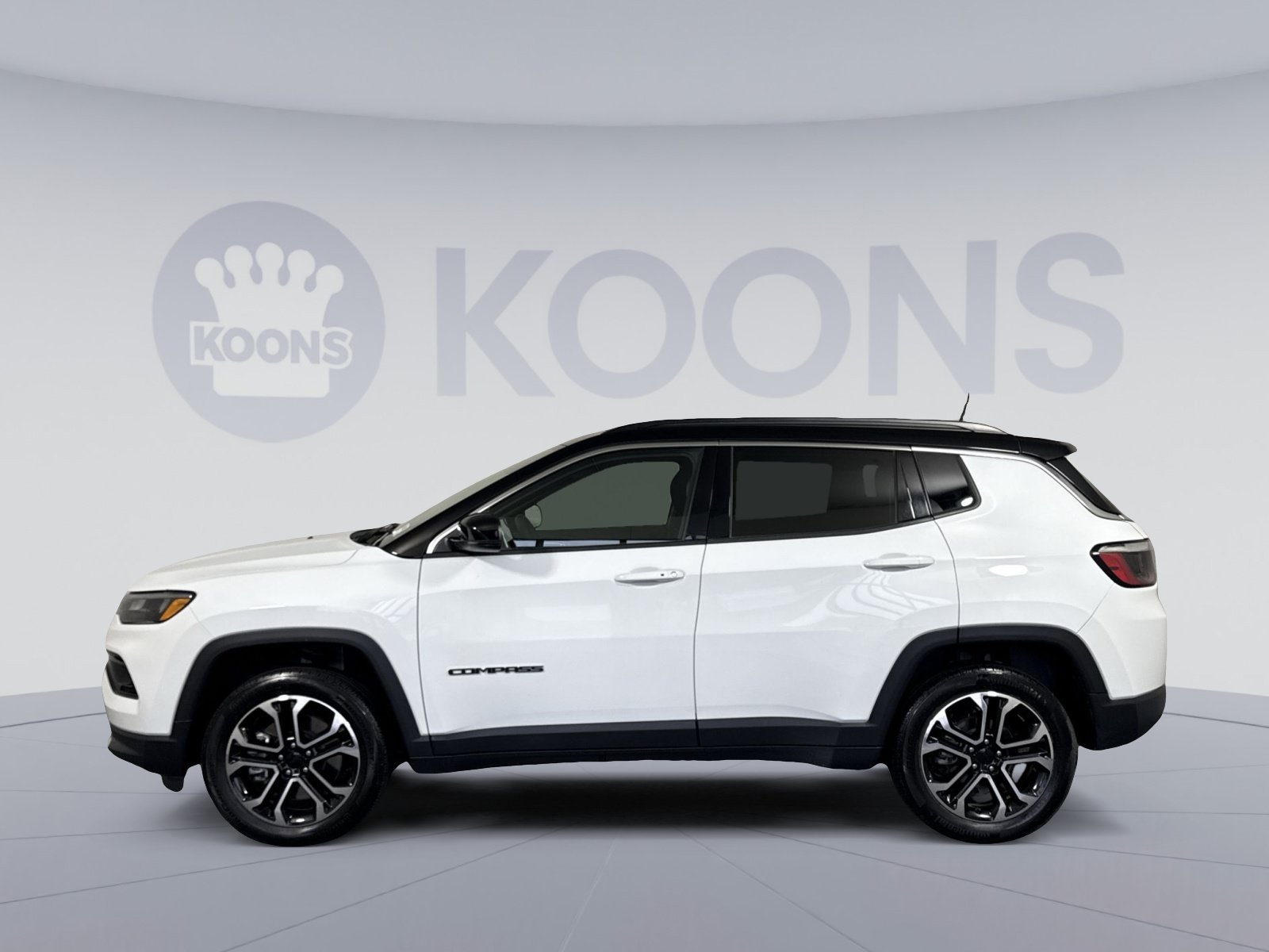 Used 2024 Jeep Compass Limited w/ Sun and Sound Group AWD/4WD image 2