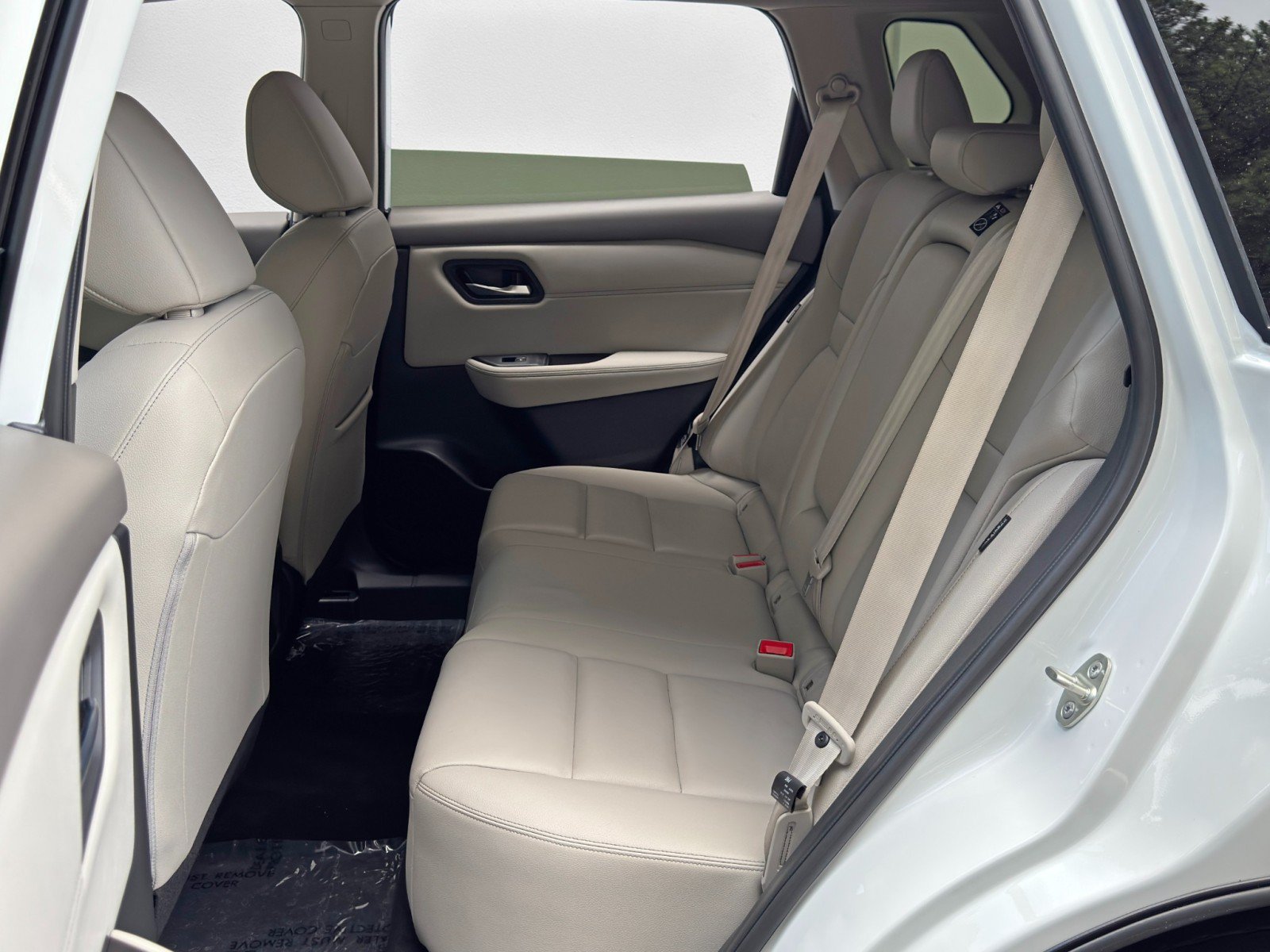 Used 2025 Nissan Rogue SL FWD image 37