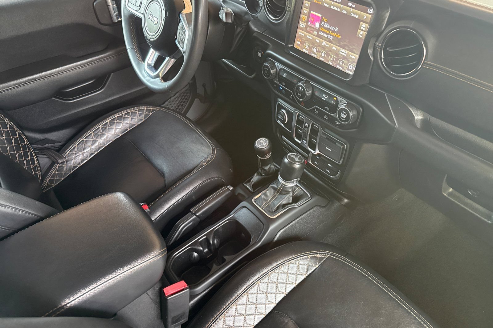 Used 2023 Jeep Wrangler Unlimited Sahara AWD/4WD image 16