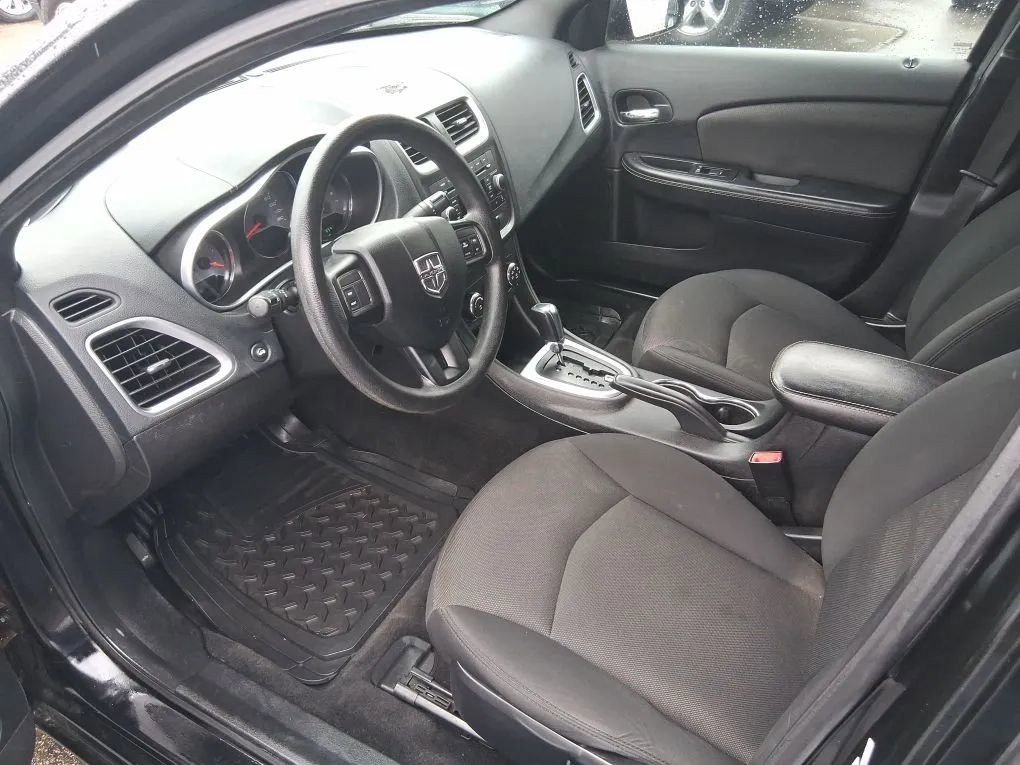 Used 2013 Dodge Avenger SE image 10