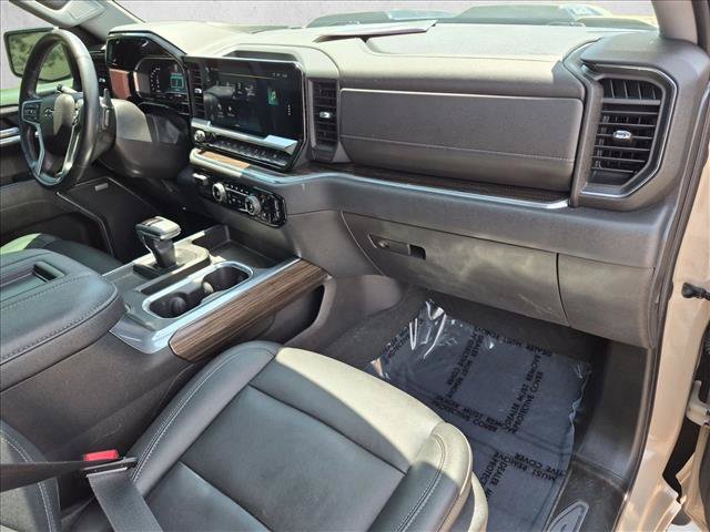 Used 2022 Chevrolet Silverado 1500 LT Trail Boss w/ LT Trail Boss Premium Package AWD/4WD image 22