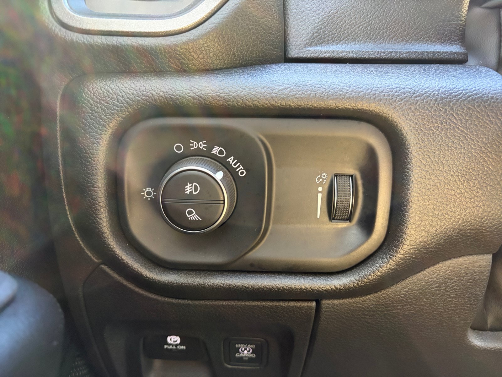 Used 2025 RAM 1500 Warlock AWD/4WD image 23