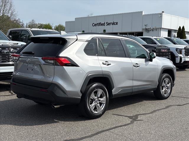 Used 2023 Toyota RAV4 XLE AWD/4WD image 2