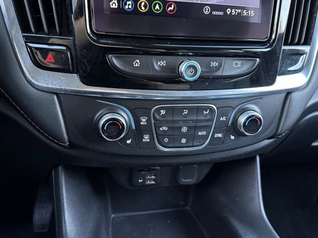 Used 2020 Chevrolet Traverse RS image 24