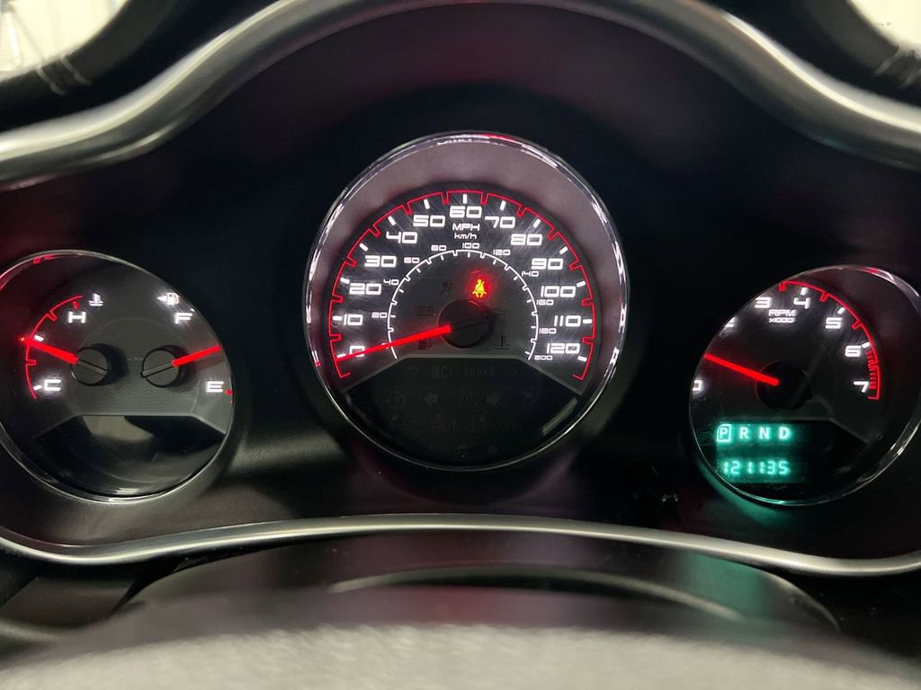 Used 2013 Dodge Avenger SE image 12