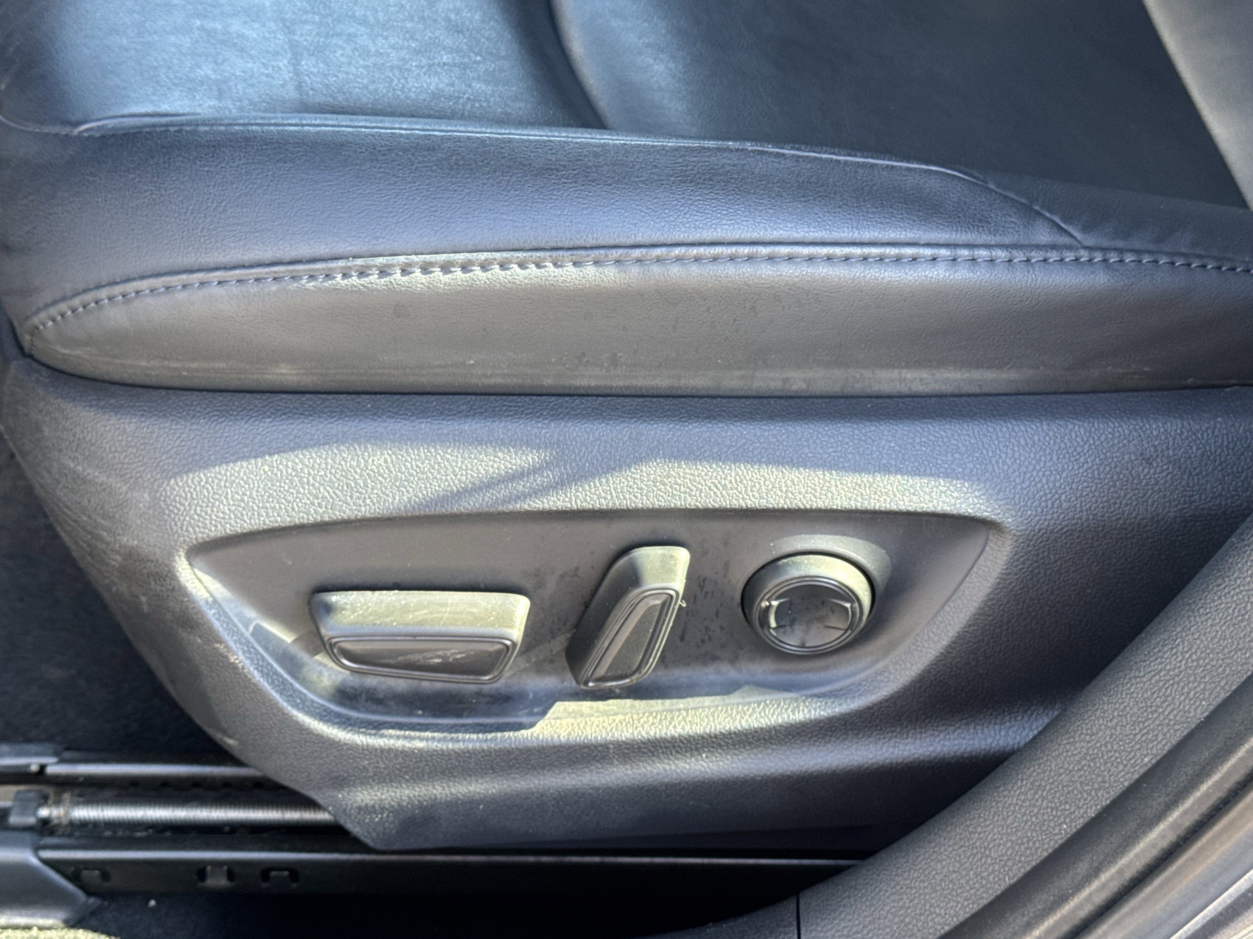 Used 2021 Toyota Prius L Eco image 27