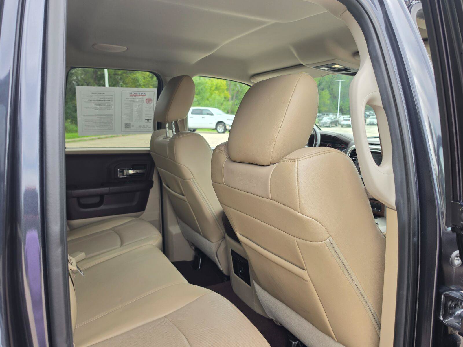 Used 2014 RAM 1500 Laramie w/ Convenience Group AWD/4WD image 15