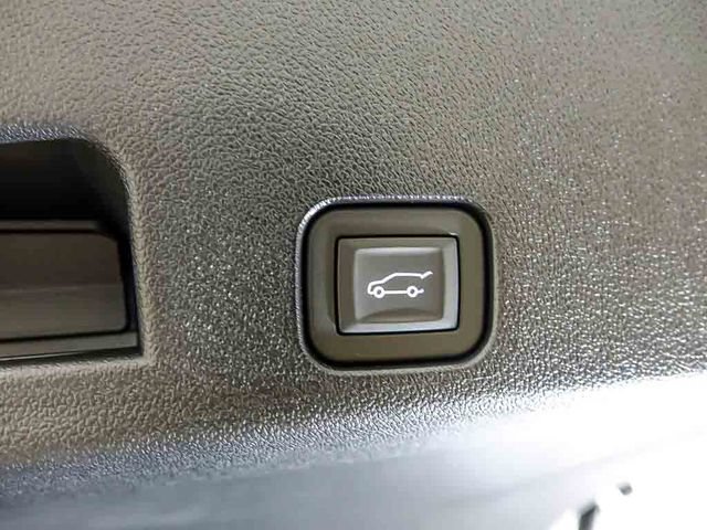 New 2026 Chevrolet Traverse LT w/ LPO, Floor Liner Package AWD/4WD image 22