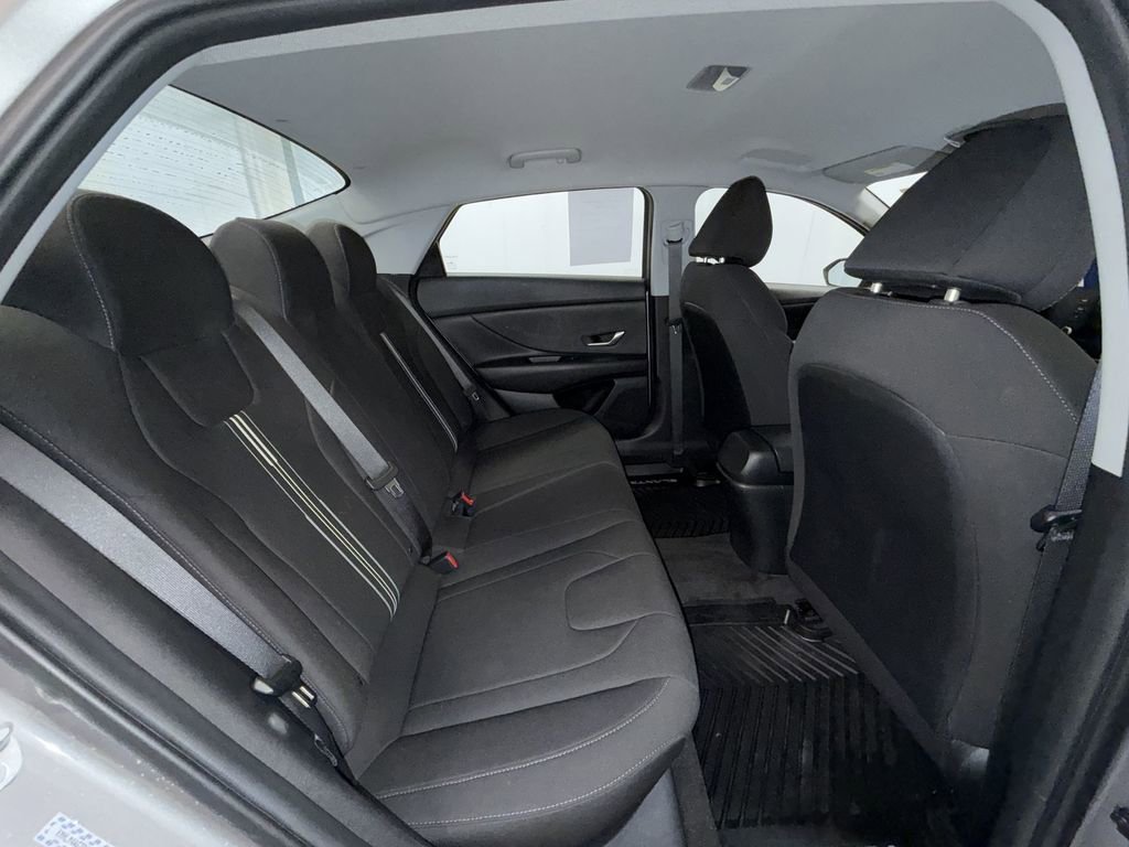 Used 2023 Hyundai Elantra SEL image 17