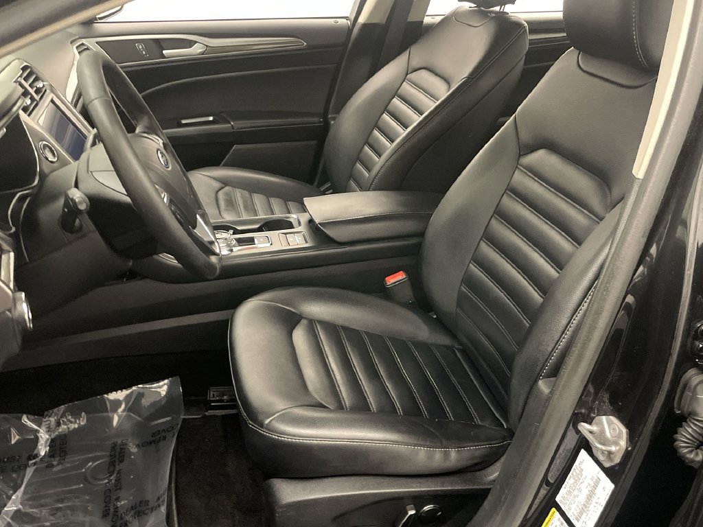 Used 2020 Ford Fusion SEL FWD image 13