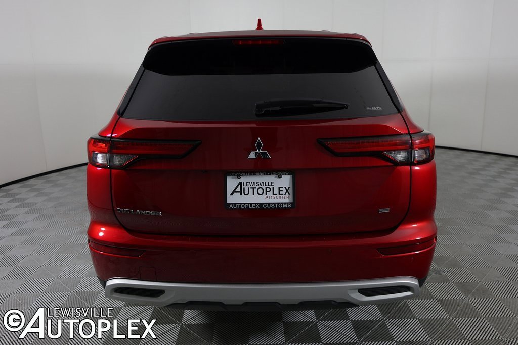 Used 2022 Mitsubishi Outlander SE image 6