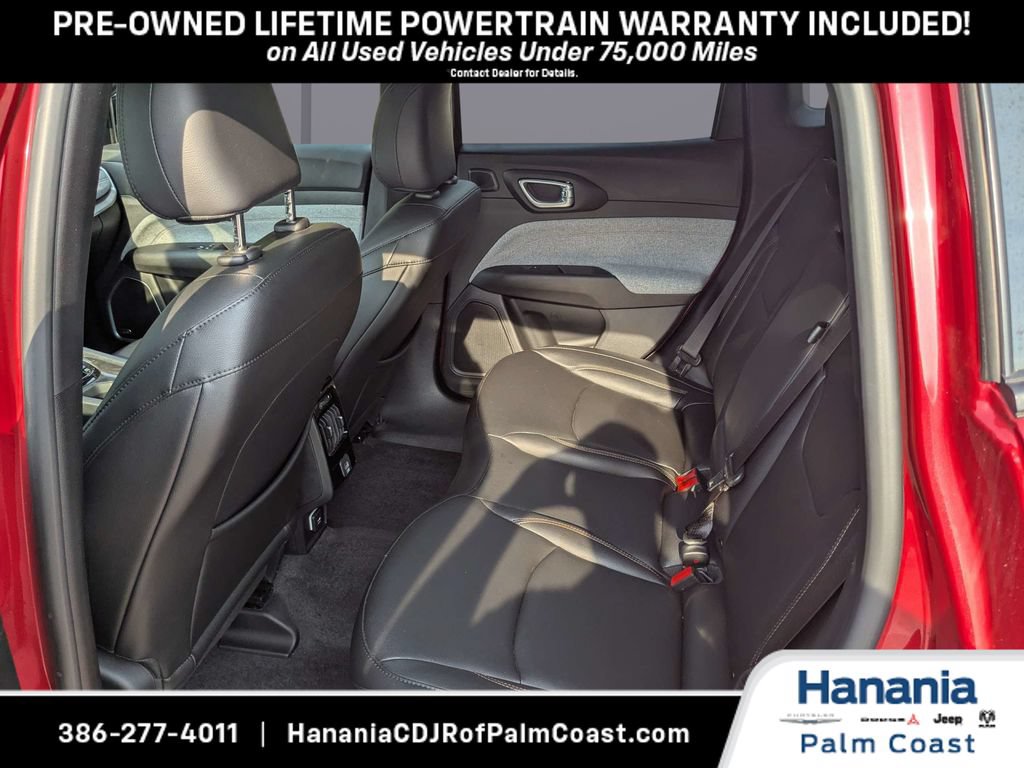 Used 2024 Jeep Compass Latitude w/ Sun and Sound Group AWD/4WD image 13