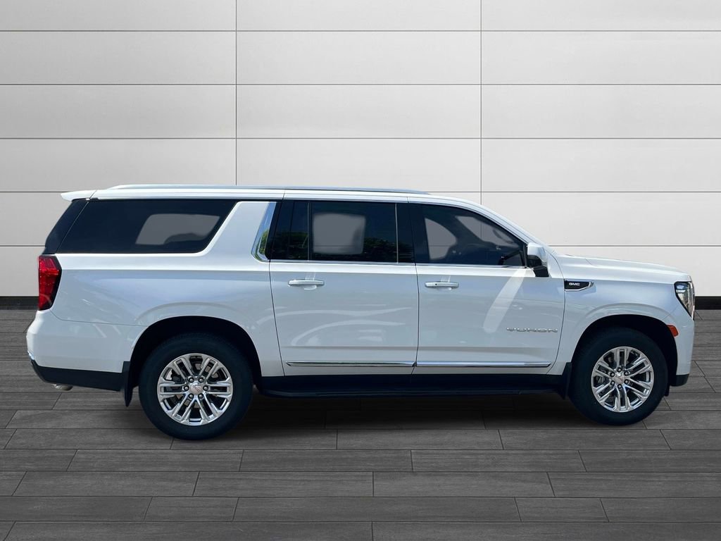 Used 2023 GMC Yukon XL SLT w/ SLT Premium Package AWD/4WD image 6