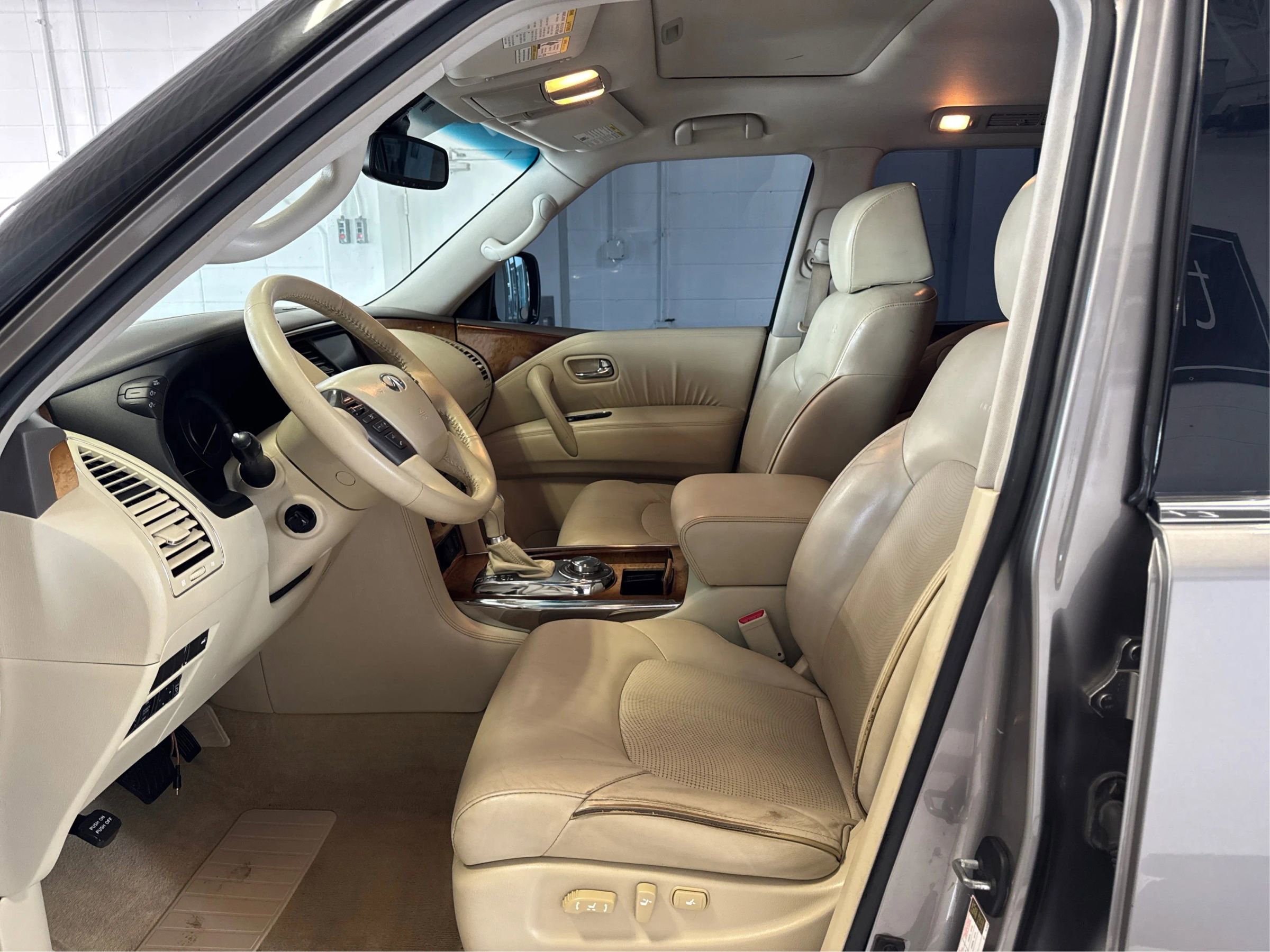 Used 2012 INFINITI QX56 4WD w/ Theater Pkg image 9